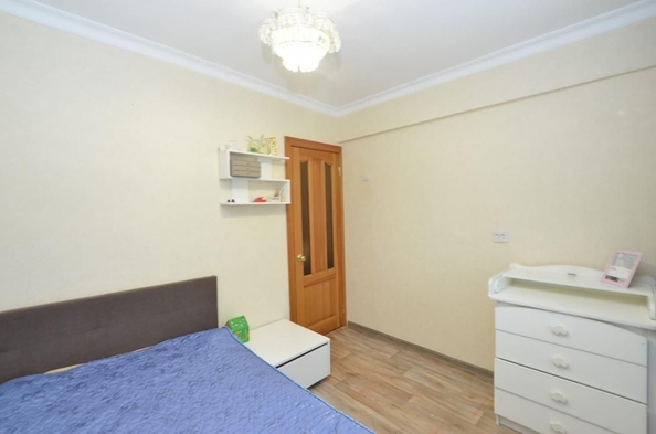 
   Продам 3-комнатную, 70 м², Омская ул, 77

. Фото 5.