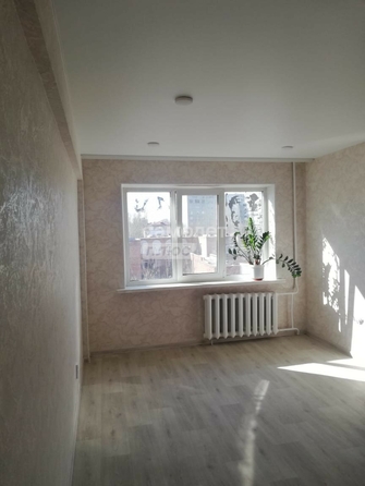 
  Продается 1-комн. квартира, 33 м², 75-й гвардейской бригады, д. 10
. Фото 4.
