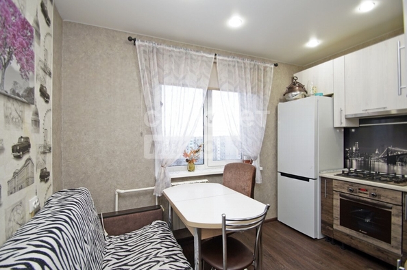 
  Продается 1-комн. квартира, 37 м², Малиновского ул, д. 10/1
. Фото 4.