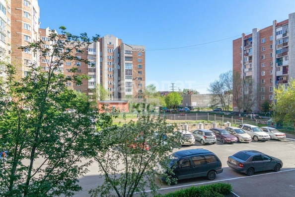 
  Продается 3-комн. квартира, 64.4 м², Кирова ул, д. 24
. Фото 5.