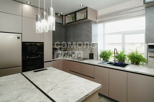 
  Продается дом, 200 м², Омск
. Фото 5.