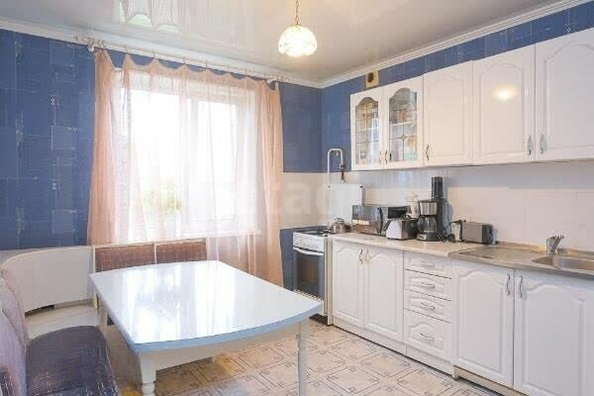 
  Продается 2-комн. квартира, 52 м², Омская ул, д. 77
. Фото 3.