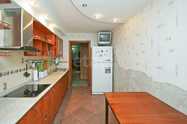 
  Продается 3-комн. квартира, 67 м², Масленникова ул, д. 185
. Фото 1.