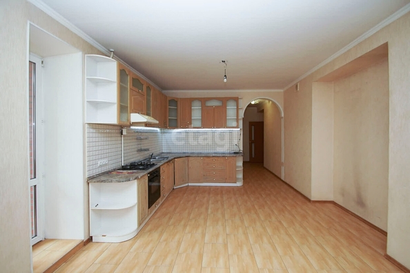 
  Продается 3-комн. квартира, 123.8 м², 5-й армии, д. 10
. Фото 2.