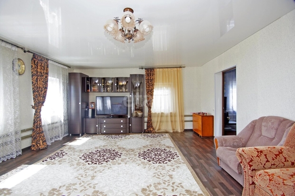 
  Продается дом, 102.2 м², Омск
. Фото 2.