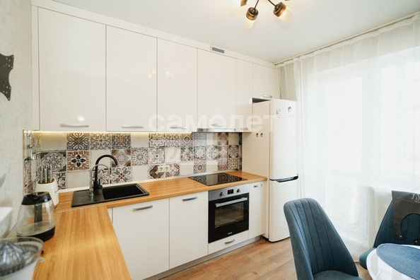 
  Продается 1-комн. квартира, 40.6 м², Богдана Хмельницкого ул, д. 40
. Фото 2.