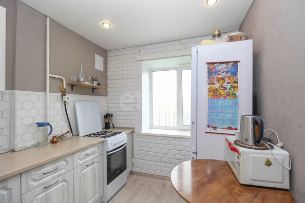 
  Продается 3-комн. квартира, 42 м², Кировская 8-я ул, д. 70
. Фото 4.
