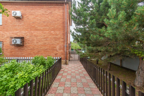 
  Продается дом, 306 м², микрорайон Омский
. Фото 1.