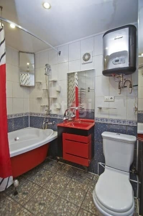 
  Продается 4-комн. квартира, 78 м², Кучерявенко ул, д. 7
. Фото 4.