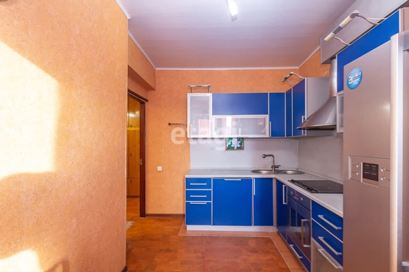 
  Продается 2-комн. квартира, 80 м², Герцена ул, д. 270
. Фото 4.