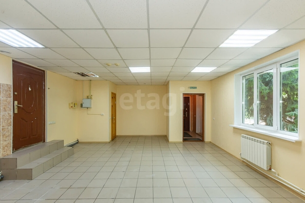 
  Сдается универсальное помещение, 81 м², Крайняя 4-я ул, д. 40
. Фото 1.