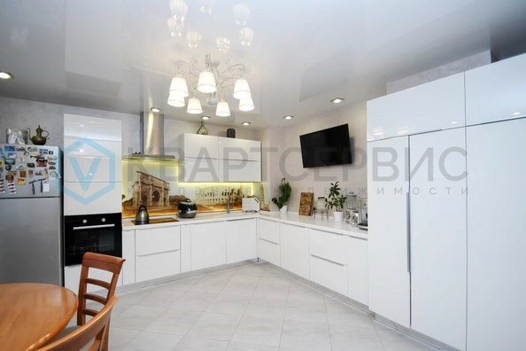 
  Продается 3-комн. квартира, 94.7 м², Фрезерная ул, д. 40
. Фото 2.