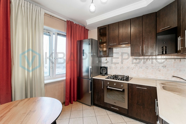 
  Продается 3-комн. квартира, 63.3 м², Куйбышева ул, д. 144
. Фото 2.
