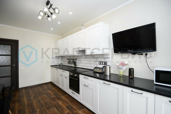 
  Продается 2-комн. квартира, 58.5 м², Военная 2-я ул, д. 19
. Фото 2.