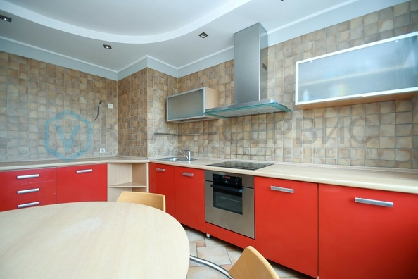 
  Продается 3-комн. квартира, 62.7 м², Северная 24-я ул, д. 198
. Фото 1.