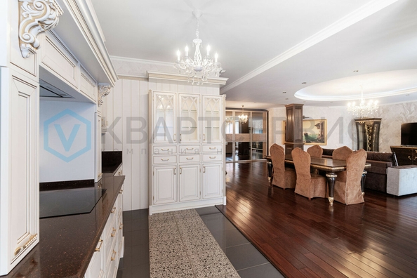 
  Продается 2-комн. квартира, 157.3 м², Мартынова б-р, д. 17
. Фото 1.