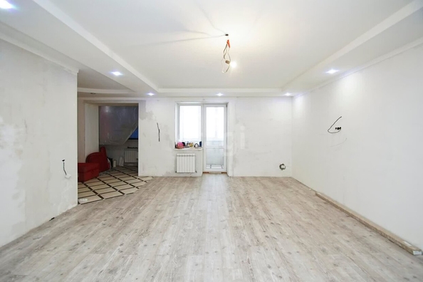 
  Продается 2-комн. квартира, 71 м², 25 лет Октября ул, д. 15
. Фото 4.