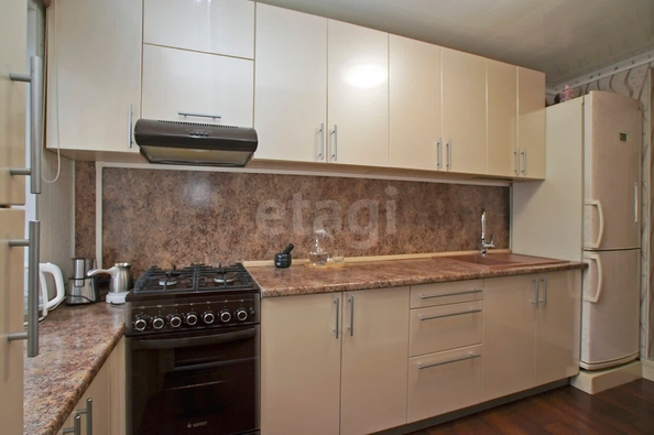 
  Продается дом, 58.4 м², Омск
. Фото 2.