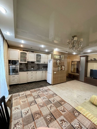 
  Продается 2-комн. квартира, 70 м², Северная 27-я ул, д. 44/2
. Фото 2.