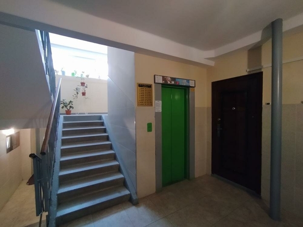 
  Продается 3-комн. квартира, 70.5 м², Линия 6-я ул, д. 182
. Фото 2.