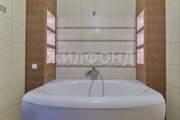 
   Продам 3-комнатную, 82 м², Тверская ул, 14

. Фото 23.