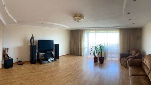 
   Продам 4-комнатную, 151 м², Косарева ул, 33

. Фото 6.