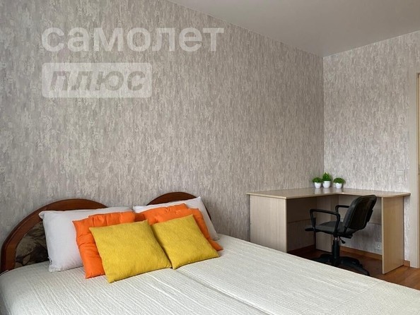 
   Продам 2-комнатную, 66.8 м², Нахимова пер, 14/1

. Фото 2.