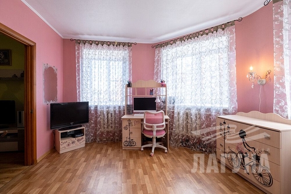 
   Продам 2-комнатную, 57 м², Новосибирская ул, 8

. Фото 7.