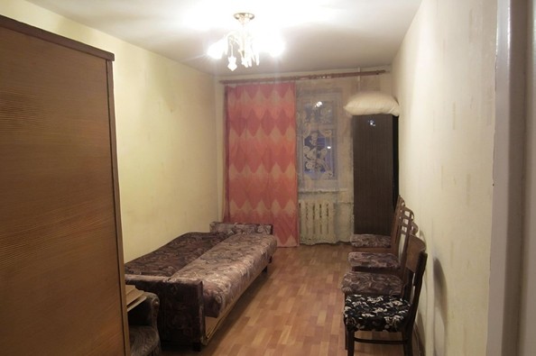 
   Продам 2-комнатную, 44.2 м², Дзержинского ул, 59

. Фото 2.