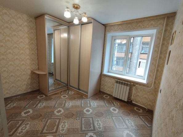 
   Продам 4-комнатную, 58.6 м², Лебедева ул, 111

. Фото 4.