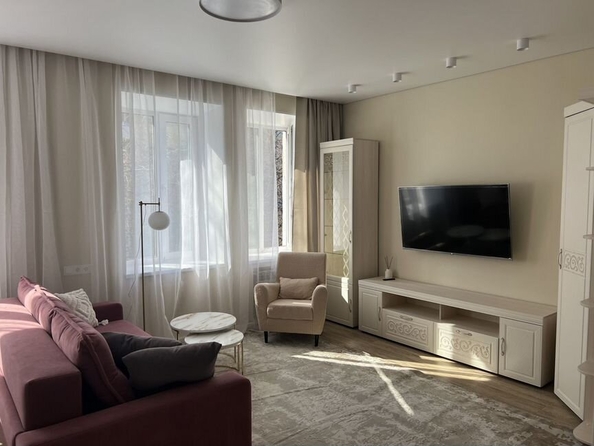 
  Продается 2-комн. квартира, 53 м², Свердлова ул, д. 5
. Фото 19.