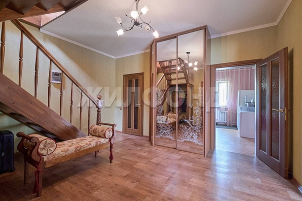 
   Продам дом, 299.1 м², Томск

. Фото 5.