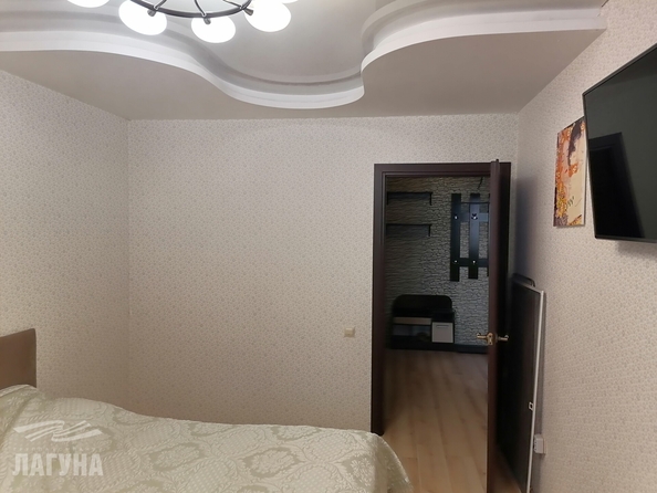 
  Сдам в аренду 1-комнатную квартиру, 50.2 м², Томск

. Фото 1.