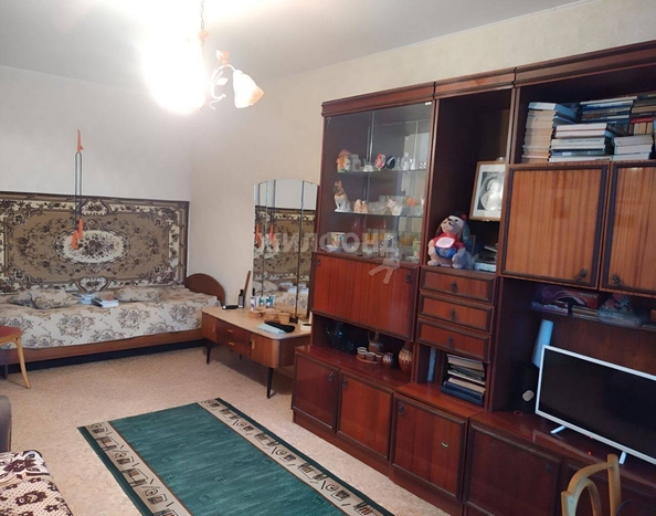 
   Продам 1-комнатную, 35.93 м², Сибирская ул, 104

. Фото 2.