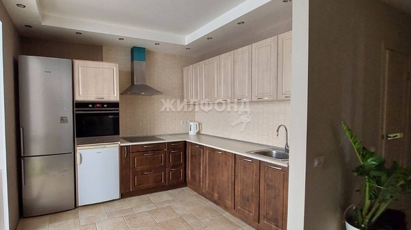 
   Продам 2-комнатную, 59 м², Иркутский тракт, 204а

. Фото 1.