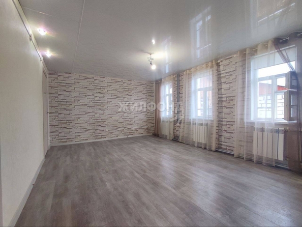 
   Продам 2-комнатную, 50.4 м², Трифонова ул, 10

. Фото 1.