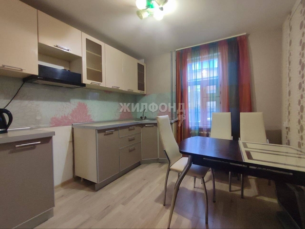 
   Продам 2-комнатную, 50.4 м², Трифонова ул, 10

. Фото 3.