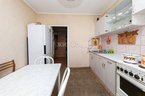 
   Продам 2-комнатную, 55 м², Междугородная ул, 20

. Фото 4.