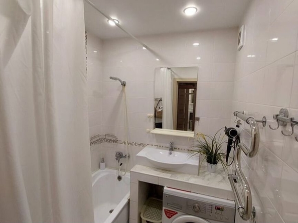 
  Продается 2-комн. квартира, 53 м², Набережная Озера ул, д. 22
. Фото 11.