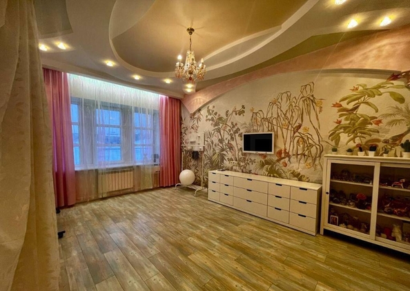 
  Продается 4-комн. квартира, 205.3 м², Карла Маркса ул, д. 11а
. Фото 9.