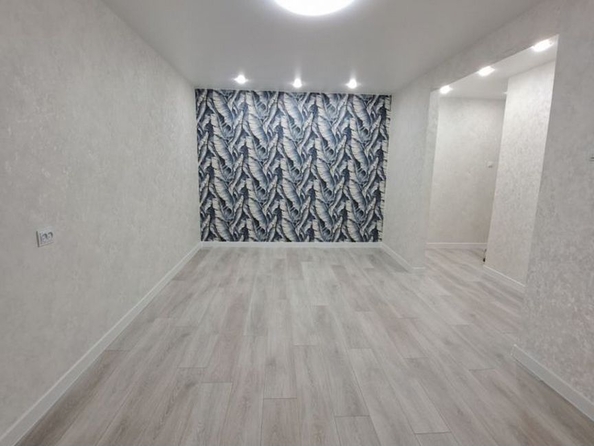 
  Продается 1-комн. квартира, 30.5 м², Бела Куна ул, д. 32
. Фото 6.