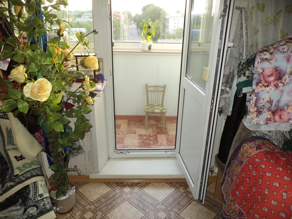 
  Продается 3-комн. квартира, 65 м², Алтайская ул, д. 132
. Фото 2.