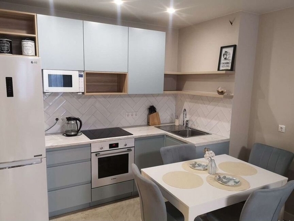 
  Продается 2-комн. квартира, 52.1 м², Сергея Вицмана ул, д. 37
. Фото 2.