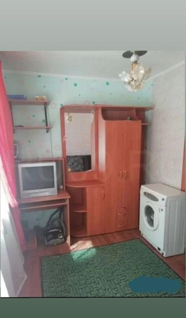 
   Продам 1-комнатную, 14 м², Полины Осипенко ул, 31

. Фото 2.