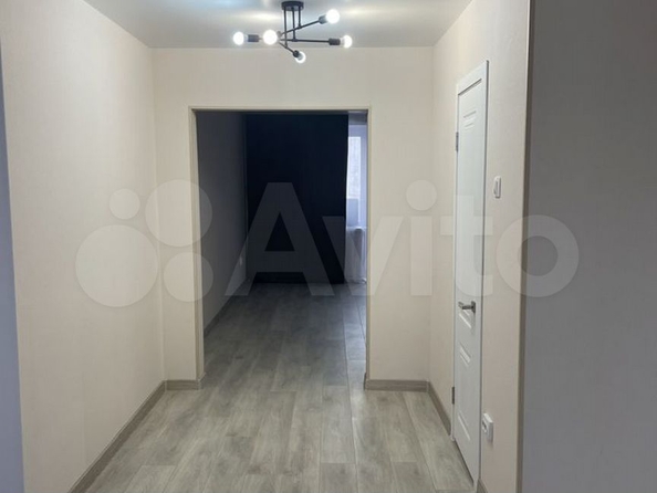 
   Продам 1-комнатную, 50.4 м², Федора Лыткина ул, 12/1

. Фото 5.