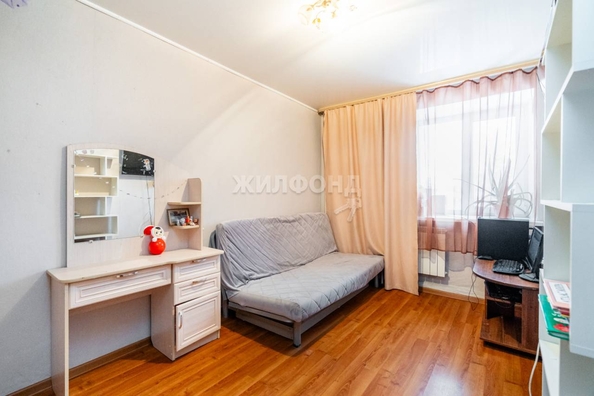 
   Продам 3-комнатную, 60.4 м², Беринга ул, 16

. Фото 3.