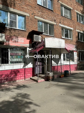 
   Продам помещение свободного назначения, 54 м², Льва Толстого ул, 51

. Фото 1.