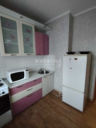 
  Сдам в аренду 1-комнатную квартиру, 37 м², Томск

. Фото 1.