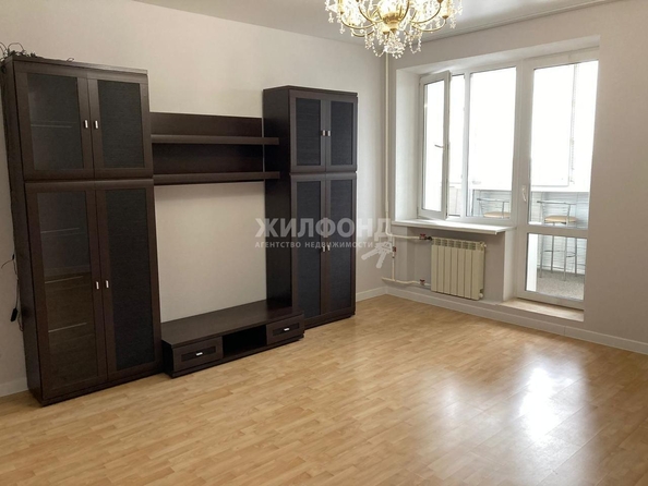 
  Сдам в аренду 1-комнатную квартиру, 51 м², Томск

. Фото 2.