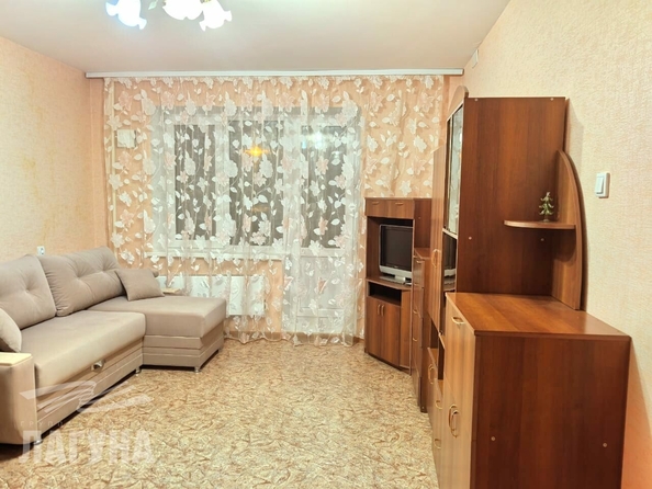 
  Сдам в аренду 2-комнатную квартиру, 60 м², Томск

. Фото 1.